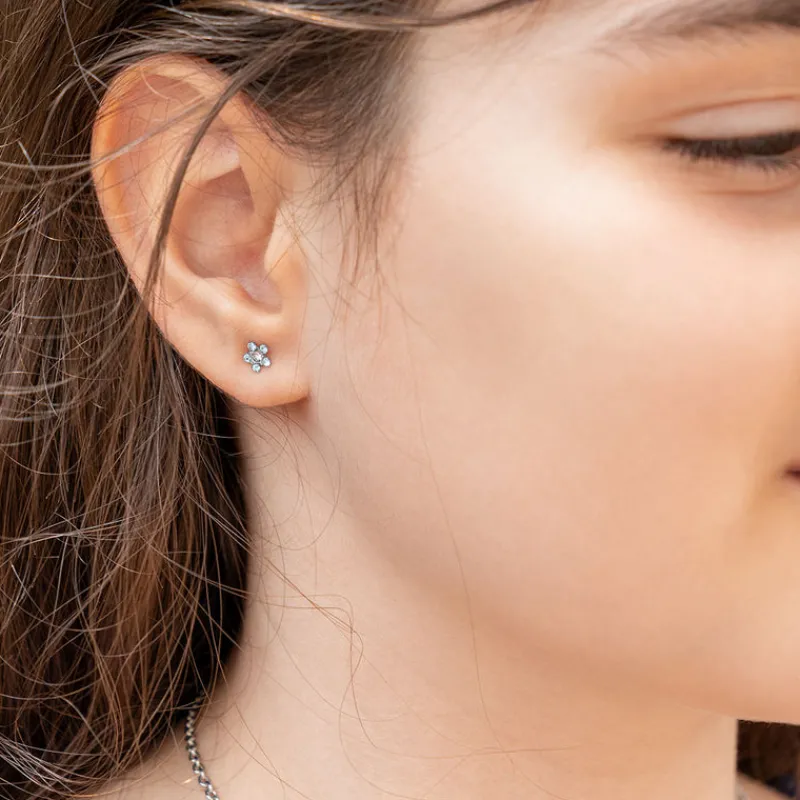 Simply Whispers 14k White Gold Aquamarine & White Daisy Earrings Hot
